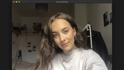 Mia thumb