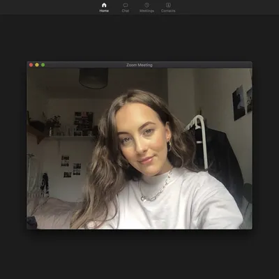 Mia thumb